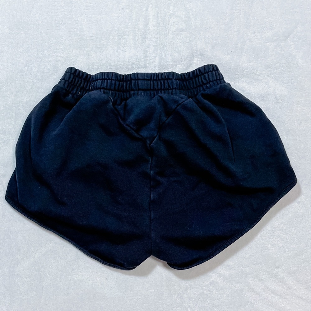 Gym shark “ throw on shorts “ - Picture 3 of 7